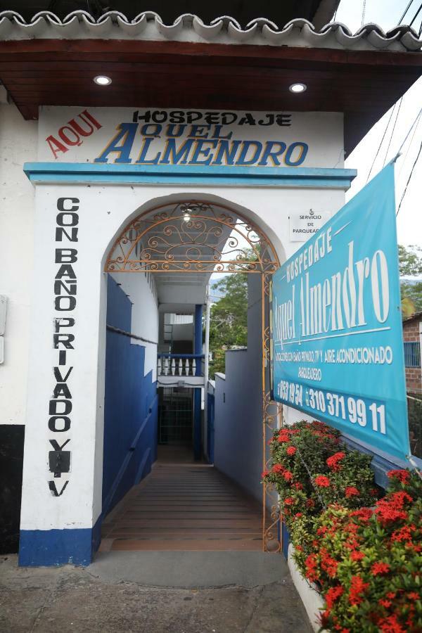 Hospedaje Aquel Almendro Santa Fe de Antioquia Extérieur photo