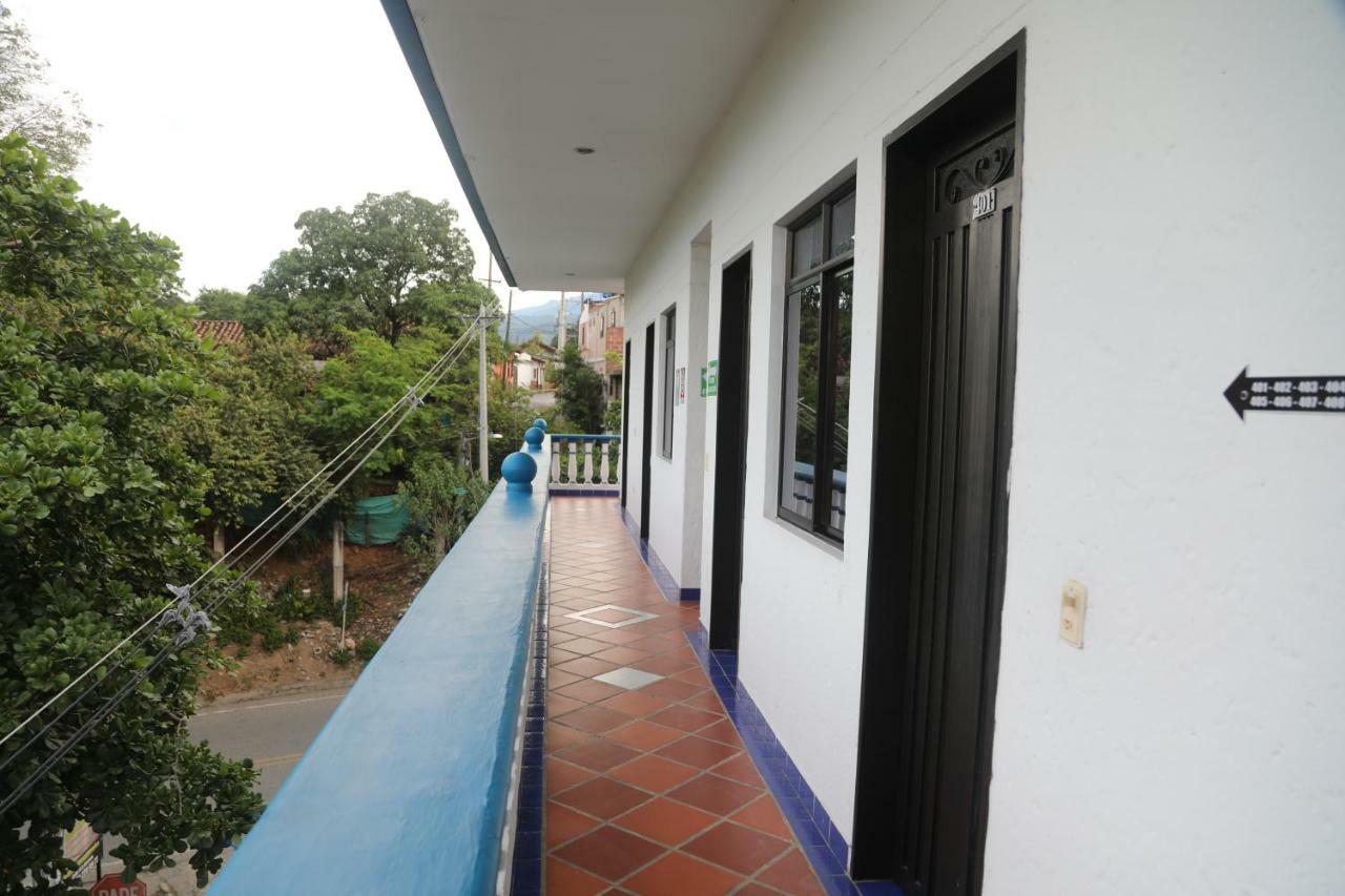 Hospedaje Aquel Almendro Santa Fe de Antioquia Extérieur photo