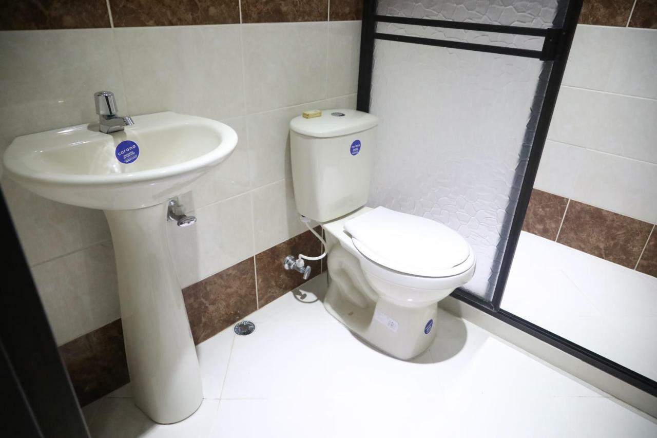 Hospedaje Aquel Almendro Santa Fe de Antioquia Extérieur photo